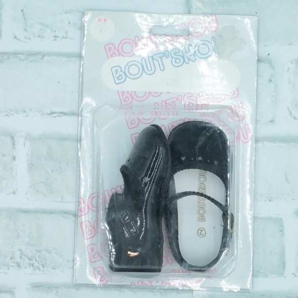 4for$20 - Bout’ Shou Vintage Baby Shoe - Picture 1 of 4